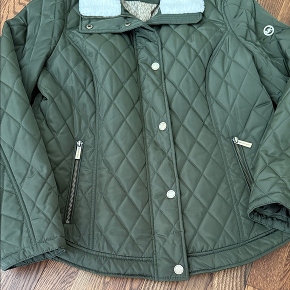 MICHAEL Michael Kors Dark Green Quilted Puffer with Cream Collar - Picture 5 of 8